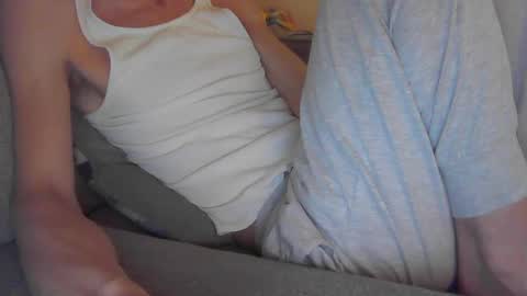 Snapshot of niceguyandrew chatting on December 15, 10:26 pm Andrew online show from December 15, 10:26 pm