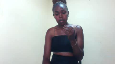 Snapshot of nicemillow chatting on October 23, 9:33 am nicemillow online show from October 23, 9:33 am