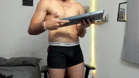 nick_nova online show from February 26, 2:16 pm