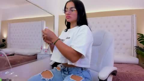 nickky online show from April 19, 1:45 pm