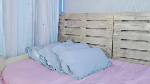 nicky_oli online show from February 26, 1:11 pm