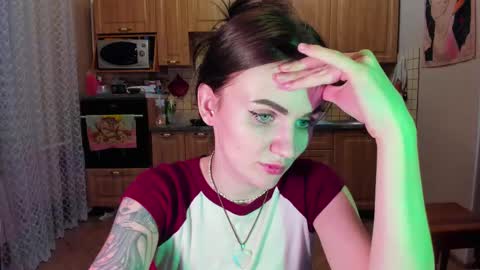 Nicky Weekends online show from February 11, 1:41 pm