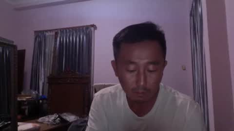 nickyang75 online show from December 23, 10:33 pm