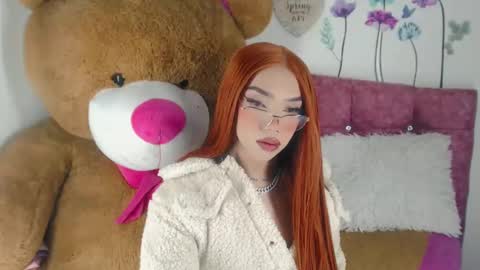 Snapshot of nickynoa chatting on February 8, 9:15 pm Nicky online show from February 8, 9:15 pm