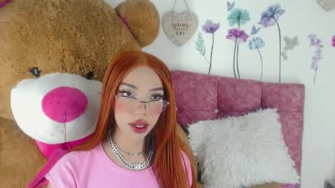 Snapshot of nickynoa chatting on February 9, 9:39 pm Nicky online show from February 9, 9:39 pm