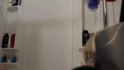 Lauren Slay online show from December 23, 7:52 pm