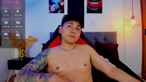 nicolas_james_sc online show from November 12, 2:30 pm