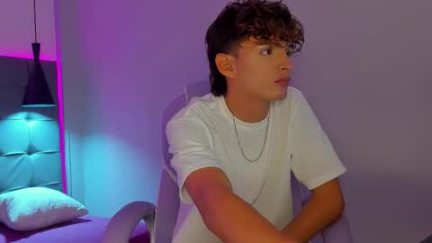 nicolasferrer18 online show from December 4, 7:57 pm