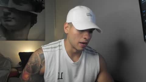 Snapshot of nicolasmuscle chatting on March 9, 11:14 pm Andres online show from March 9, 11:14 pm