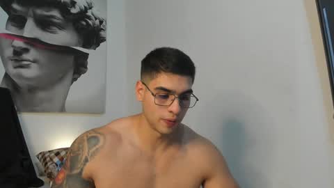Snapshot of nicolasmuscle chatting on January 12, 9:29 pm Andres online show from January 12, 9:29 pm