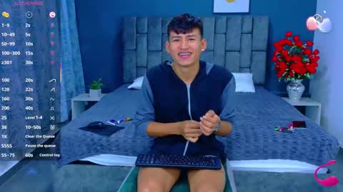 nicolastorres__ online show from October 22, 7:22 am