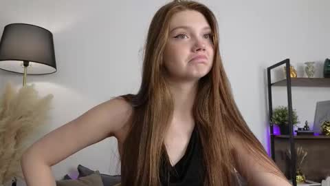 Nicole online show from September 11, 9:05 pm