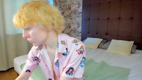 nicole_hiness online show from February 26, 7:55 am