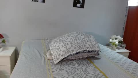 nicole_mayer01 online show from September 30, 10:59 am