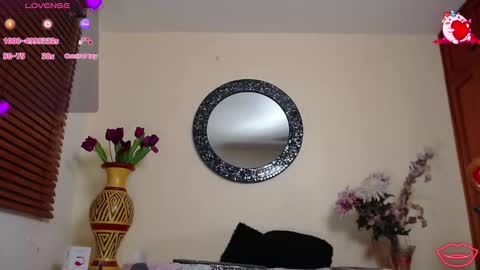 Nicole Santana online show from February 27, 11:41 pm