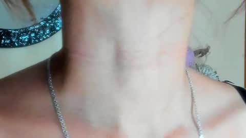 Nicole Santana online show from April 21, 2:51 am