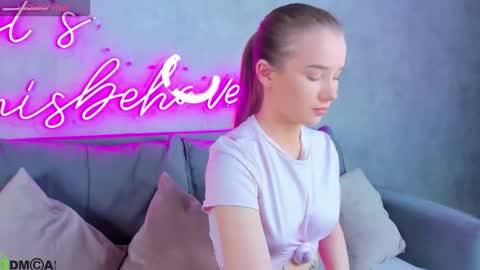 Nicole  My schedule for the week 2 GMT  9am-15pm  Mo Tu Th Fr online show from March 4, 9:28 am