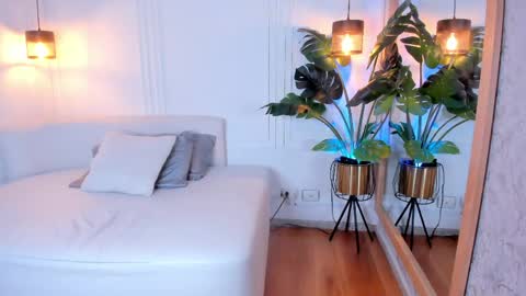 N A T A L I A online show from April 21, 2:51 am