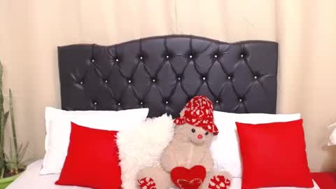Snapshot of nicolechanell271 chatting on February 25, 2:25 am Nicole Chanel online show from February 25, 2:25 am