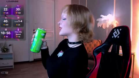 Nicole online show from October 9, 1:49 pm