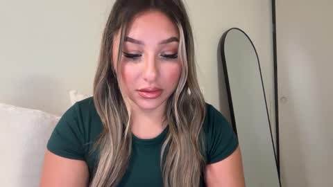 Snapshot of nicolelovesyou444 chatting on October 1, 11:09 am nicolelovesyou444 online show from October 1, 11:09 am