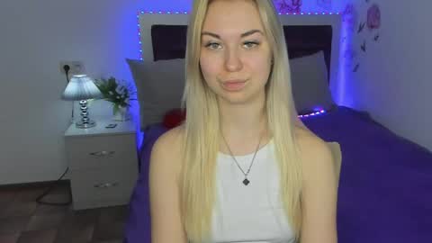 NicoleStunning online show from May 13, 7:07 am