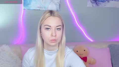 NicoleStunning online show from May 5, 8:53 am