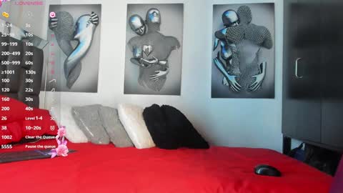 nicolle_hanks1 online show from January 14, 2:29 am