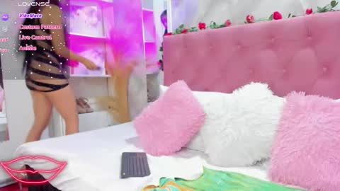 Snapshot of nicolqueen_ chatting on September 19, 11:14 am NICOL online show from September 19, 11:14 am