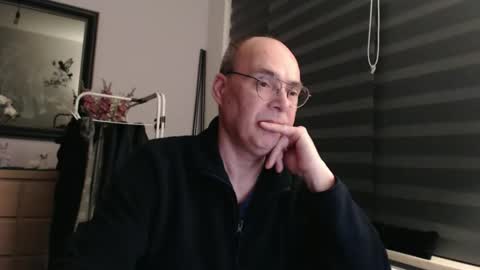 nightkeeper63 online show from April 5, 11:35 pm