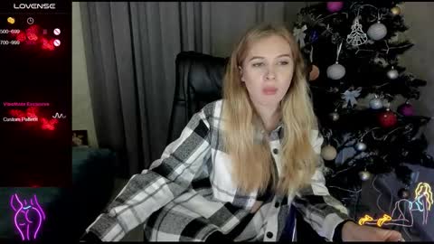 nigo_nika online show from January 8, 2:34 pm