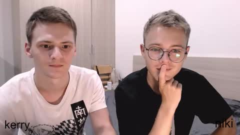 Snapshot of nikikerry_cum_ chatting on October 17, 12:42 pm nikikerry_cum_ online show from October 17, 12:42 pm