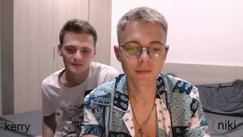 Snapshot of nikikerry_cum_ chatting on October 6, 1:51 pm nikikerry_cum_ online show from October 6, 1:51 pm