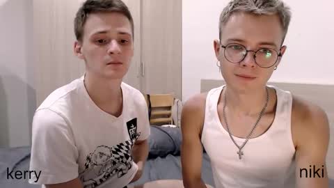 Snapshot of nikikerry_cum_ chatting on October 19, 2:22 pm nikikerry_cum_ online show from October 19, 2:22 pm