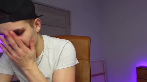 nikki online show from February 10, 7:06 pm