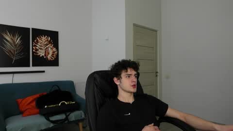 nikki online show from April 5, 2:03 pm