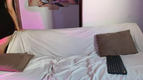 nikki_uwu online show from May 9, 8:37 pm