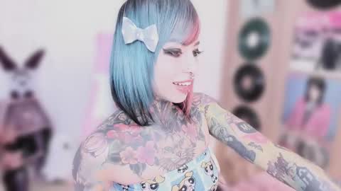 Nikki Ramone   online show from February 2, 11:39 am