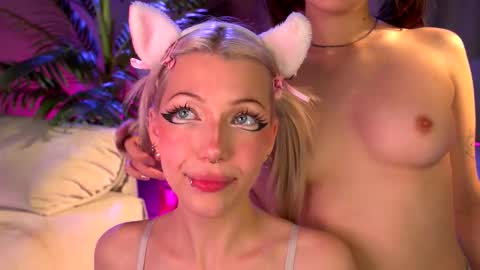 Snapshot of nikkisilk chatting on September 15, 8:43 pm Stassy Krissy Aria Lina online show from September 15, 8:43 pm