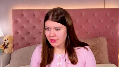 NikkiVelvets online show from April 23, 12:40 pm