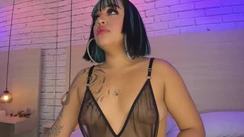 Nikky Dean online show from October 21, 5:12 am