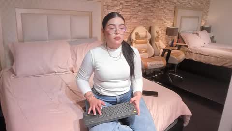 Y E S I online show from January 15, 12:47 pm