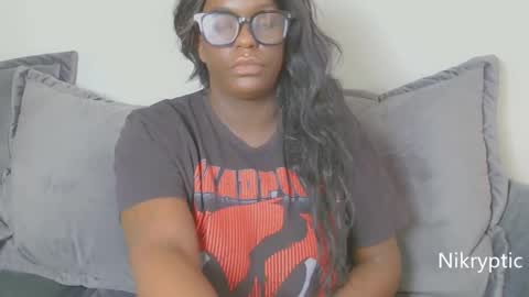 Nikole online show from November 6, 5:16 pm