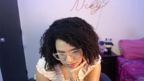 Nicole    GTM-5 1100 pm - 700 am online show from January 24, 9:39 am