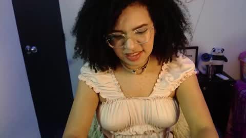 Nicole    GTM-5 1100 pm - 700 am online show from January 17, 6:15 am