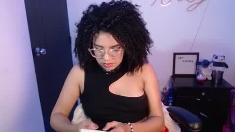 Nicole    GTM-5 1100 pm - 700 am online show from January 27, 6:52 am
