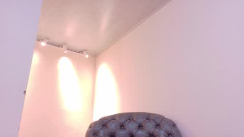  NIKY SMIT  online show from February 5, 10:52 am