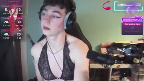 icynina online show from December 15, 9:31 pm