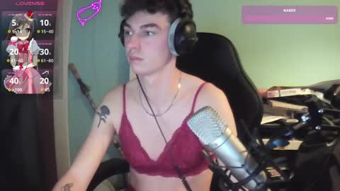 icynina online show from December 17, 10:32 pm