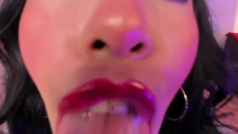 Nina Fox  online show from May 3, 3:40 pm